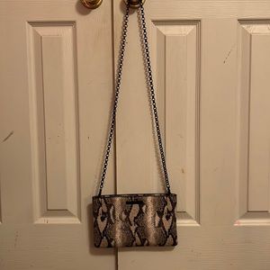 Kelly wynne crossbody / wristlet